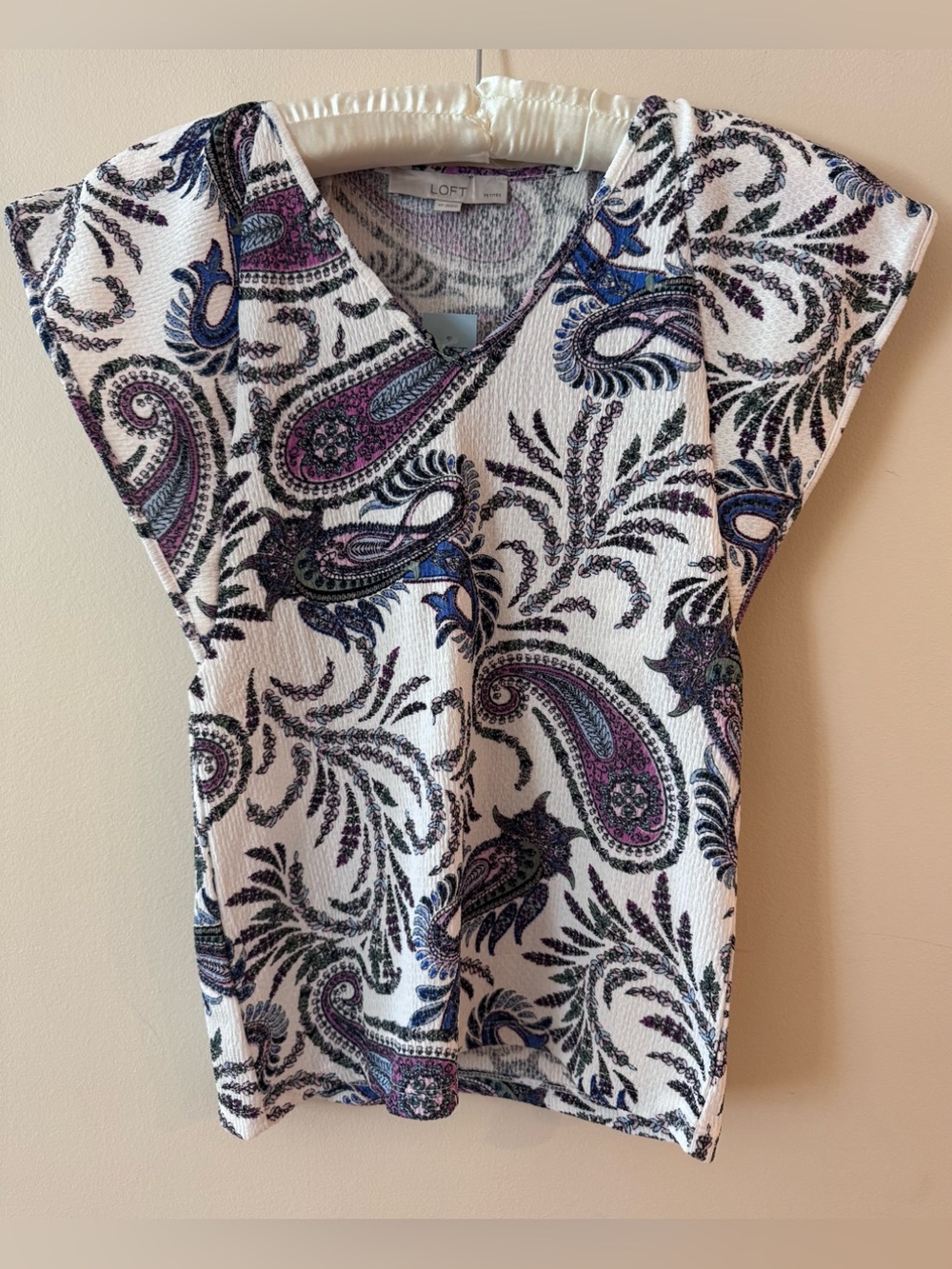 LOFT White Paisley V-Neck Cap Sleeve Top